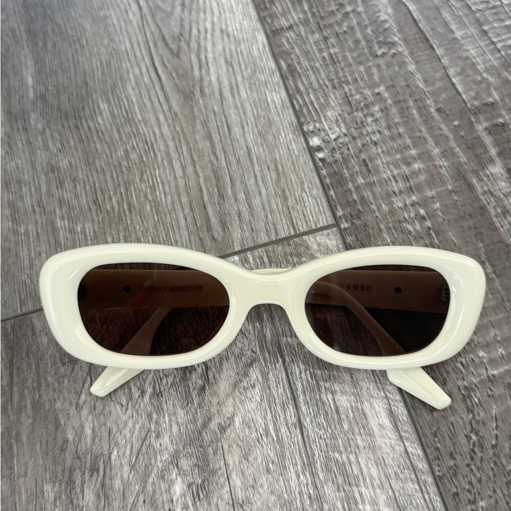 Gentle Monster Sunglasses Tambu Beige View 2